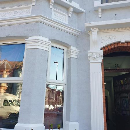 Apartamento Burney Tomar House Croydon Exterior foto