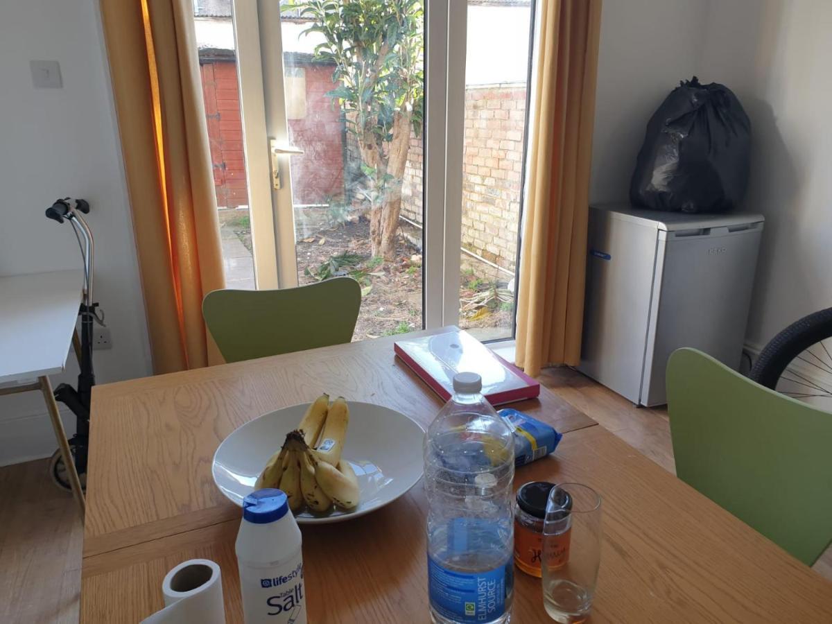 Apartamento Burney Tomar House Croydon Exterior foto